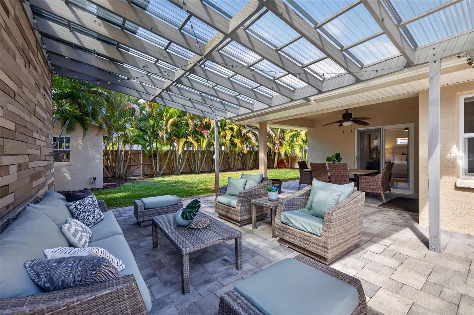 413 43RD AVE NE, ST PETERSBURG, FL, 33703