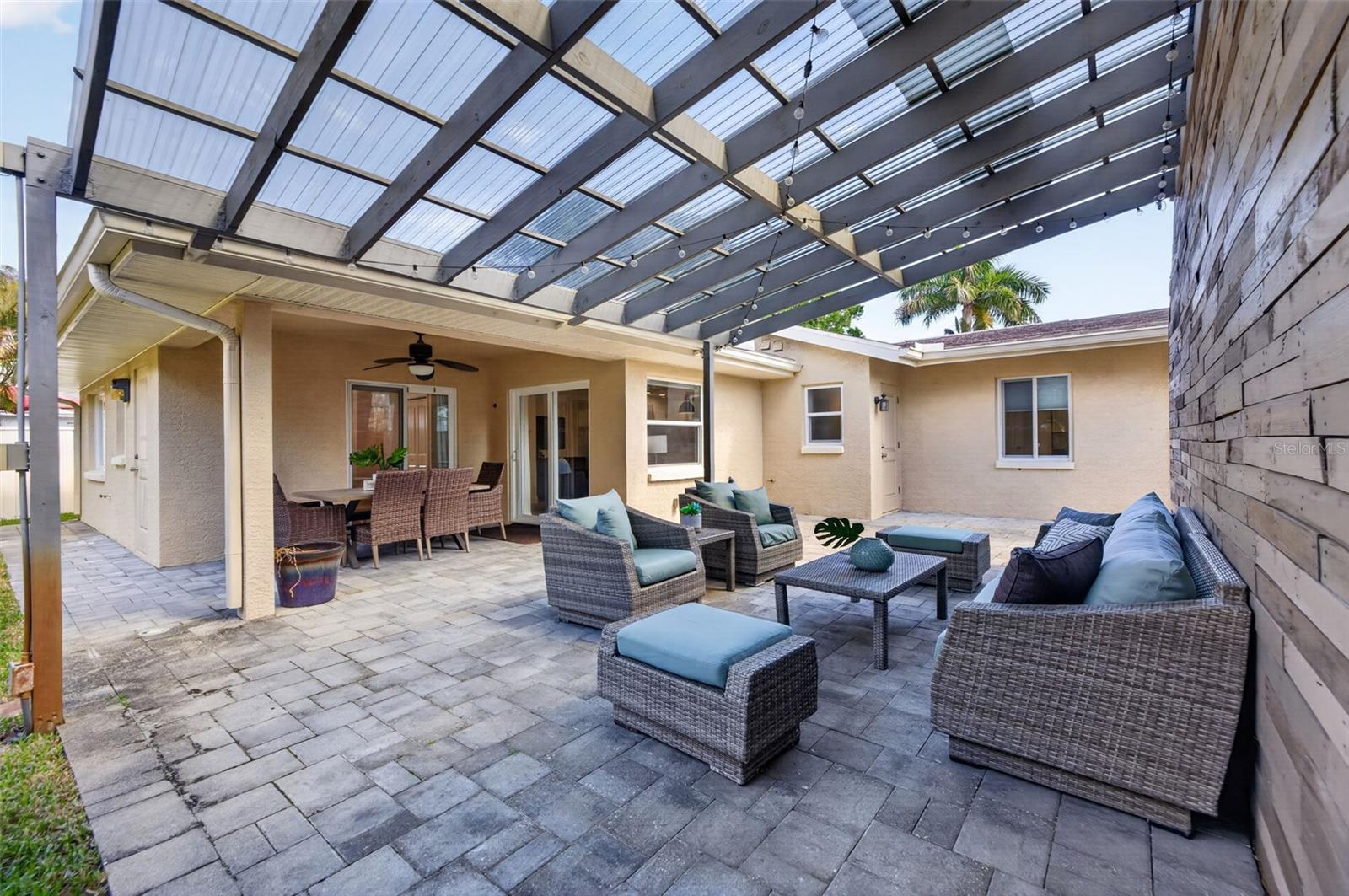 413 43RD AVE NE, ST PETERSBURG, FL, 33703