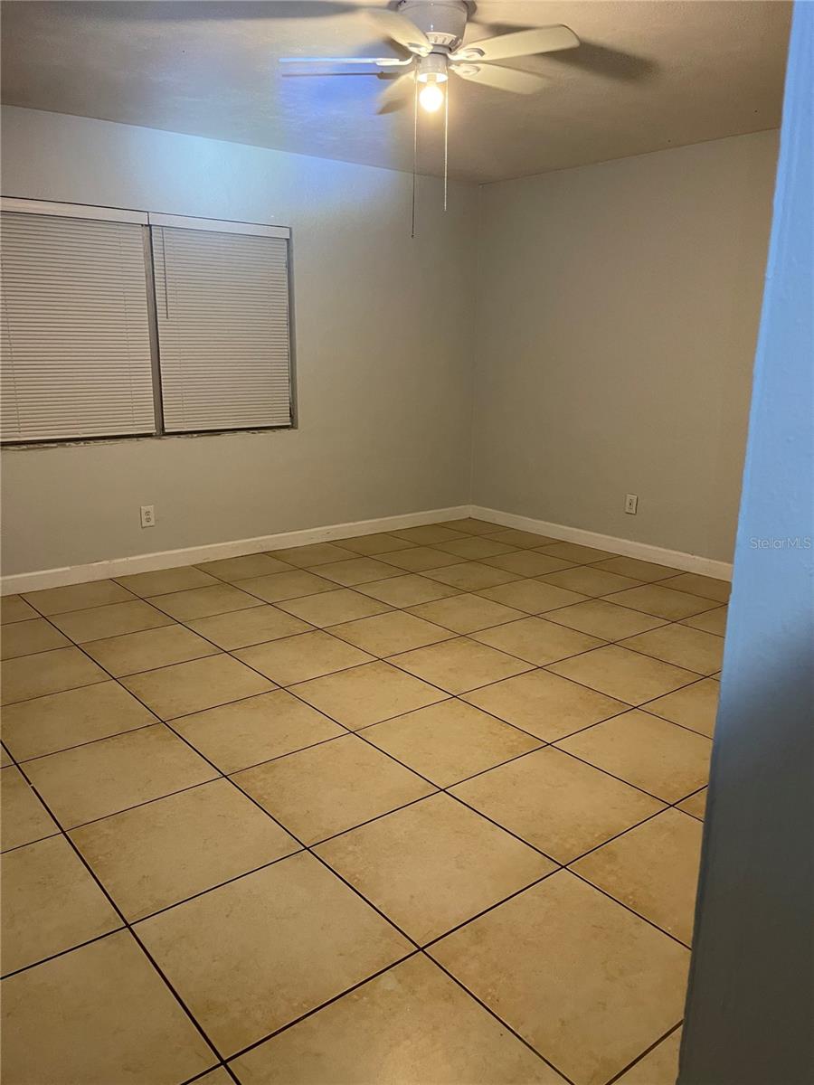 121 33RD AVE E, BRADENTON, FL, 34208