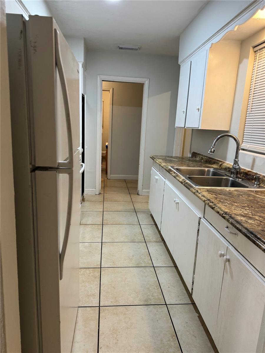 121 33RD AVE E, BRADENTON, FL, 34208