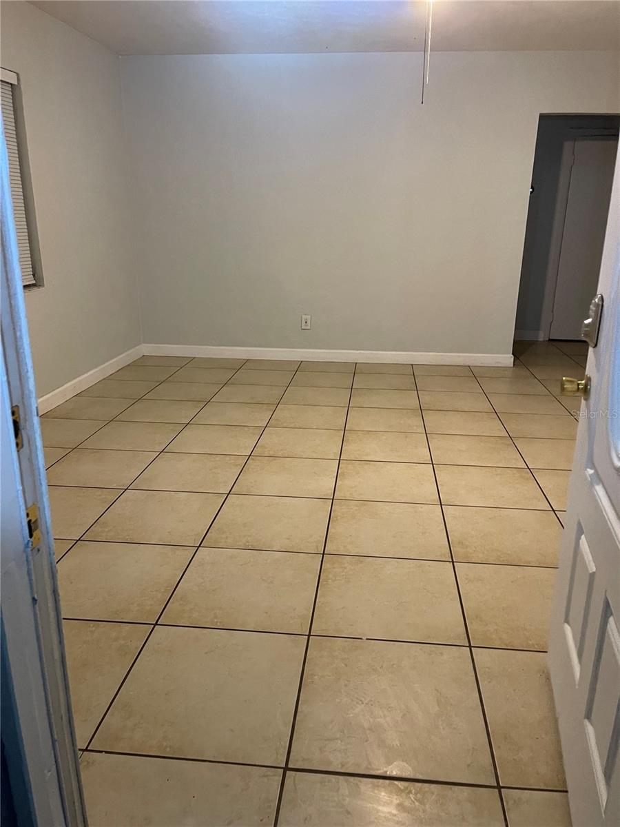 121 33RD AVE E, BRADENTON, FL, 34208