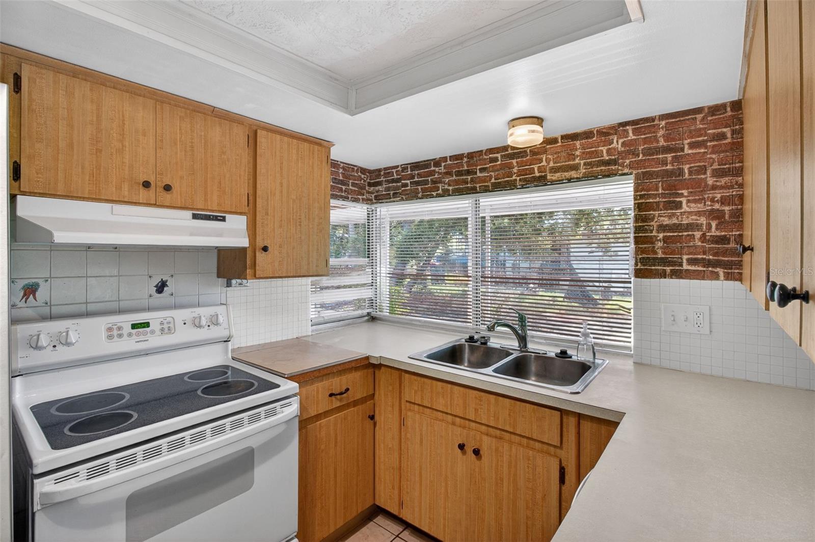 3320 COLUMBUS DR, HOLIDAY, FL, 34691