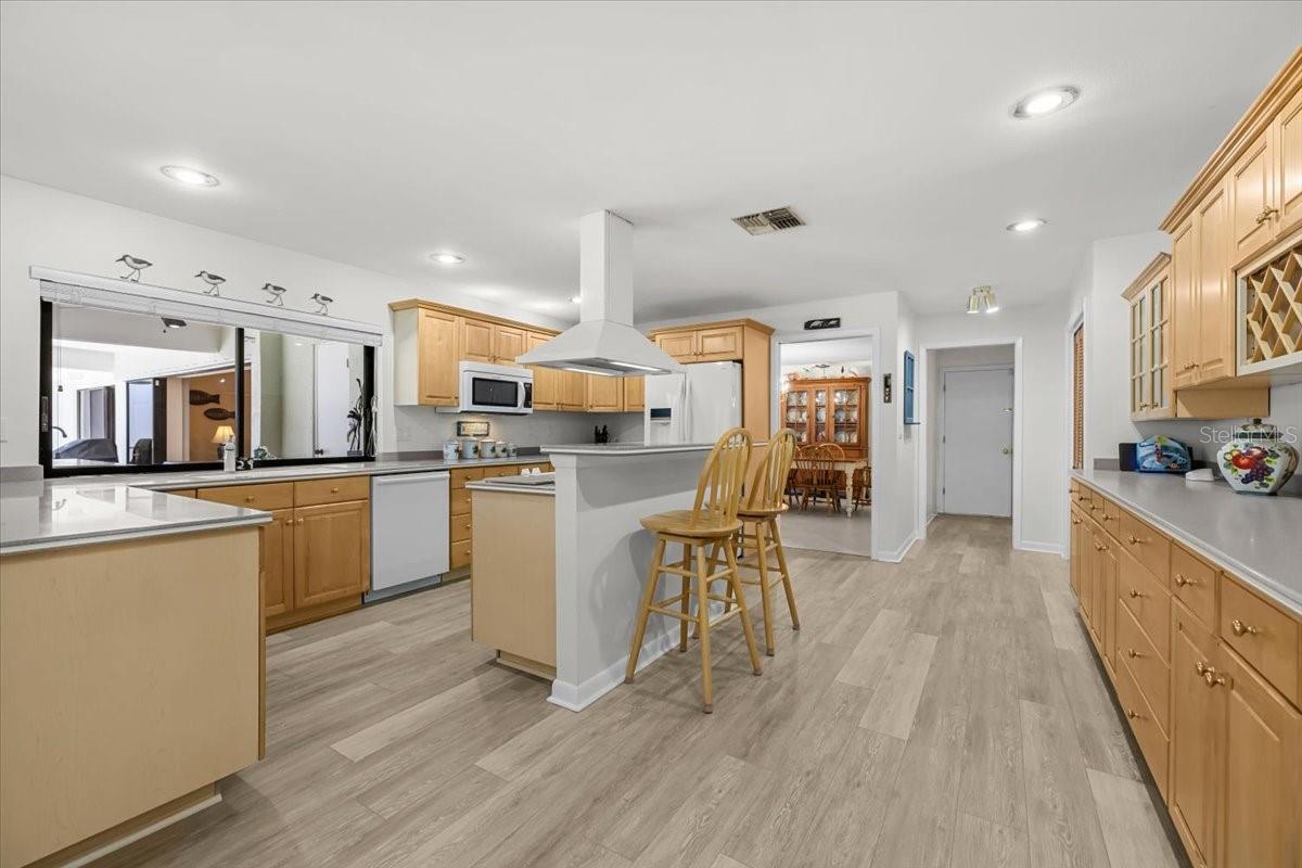 3111 HYDE PARK DR, CLEARWATER, FL, 33761