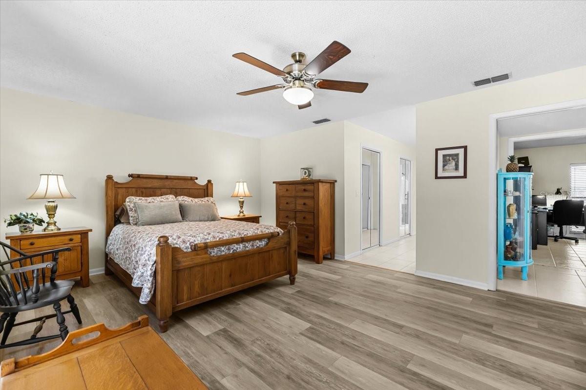 3111 HYDE PARK DR, CLEARWATER, FL, 33761