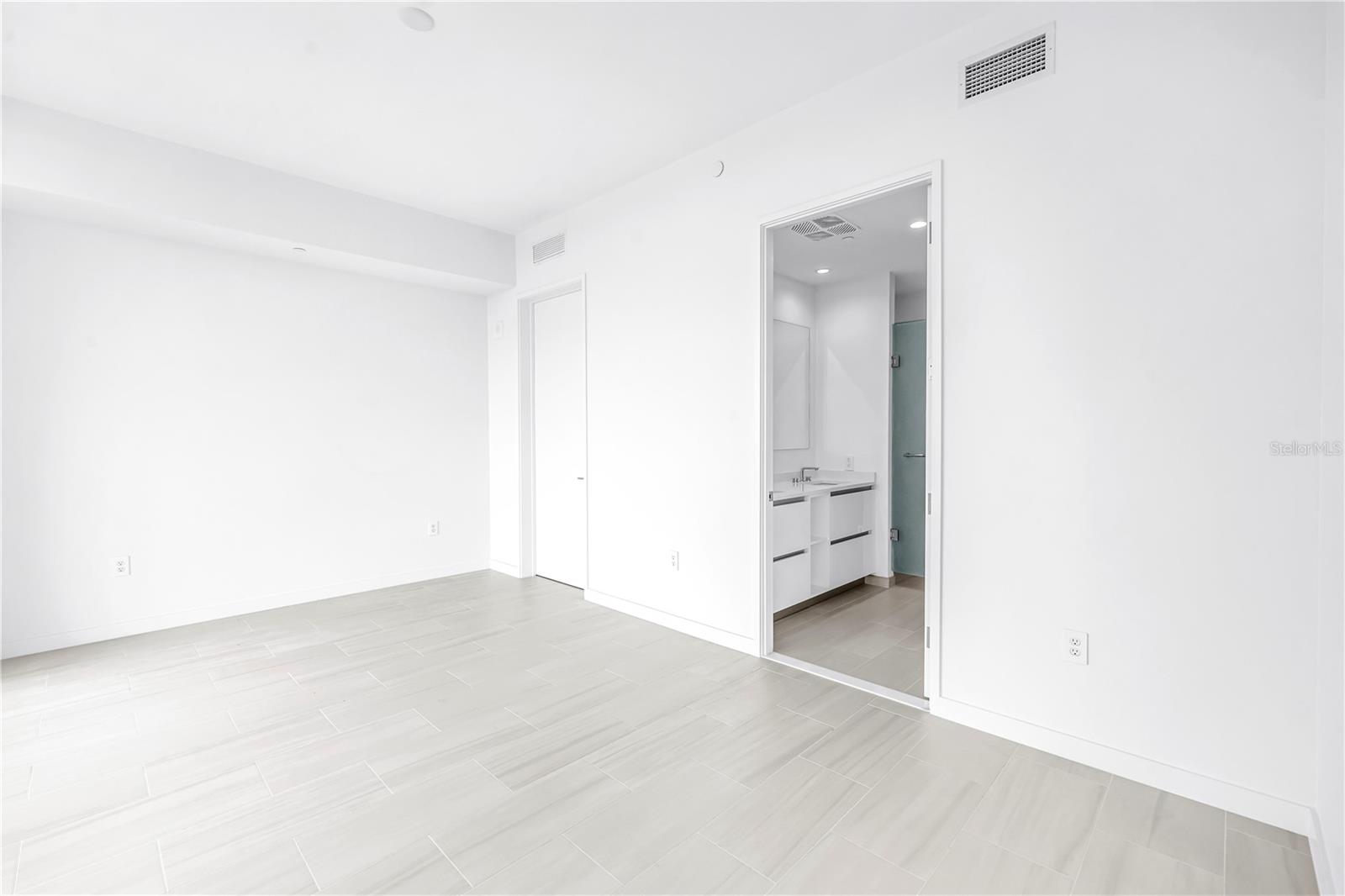 400 CENTRAL AVE #1608, ST PETERSBURG, FL, 33701