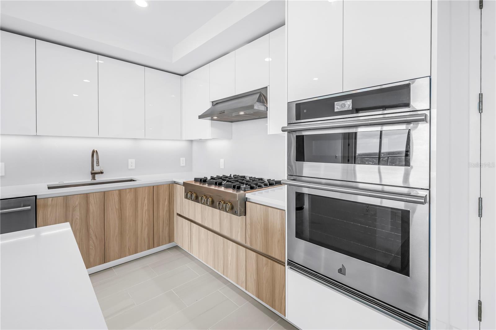 400 CENTRAL AVE #1608, ST PETERSBURG, FL, 33701