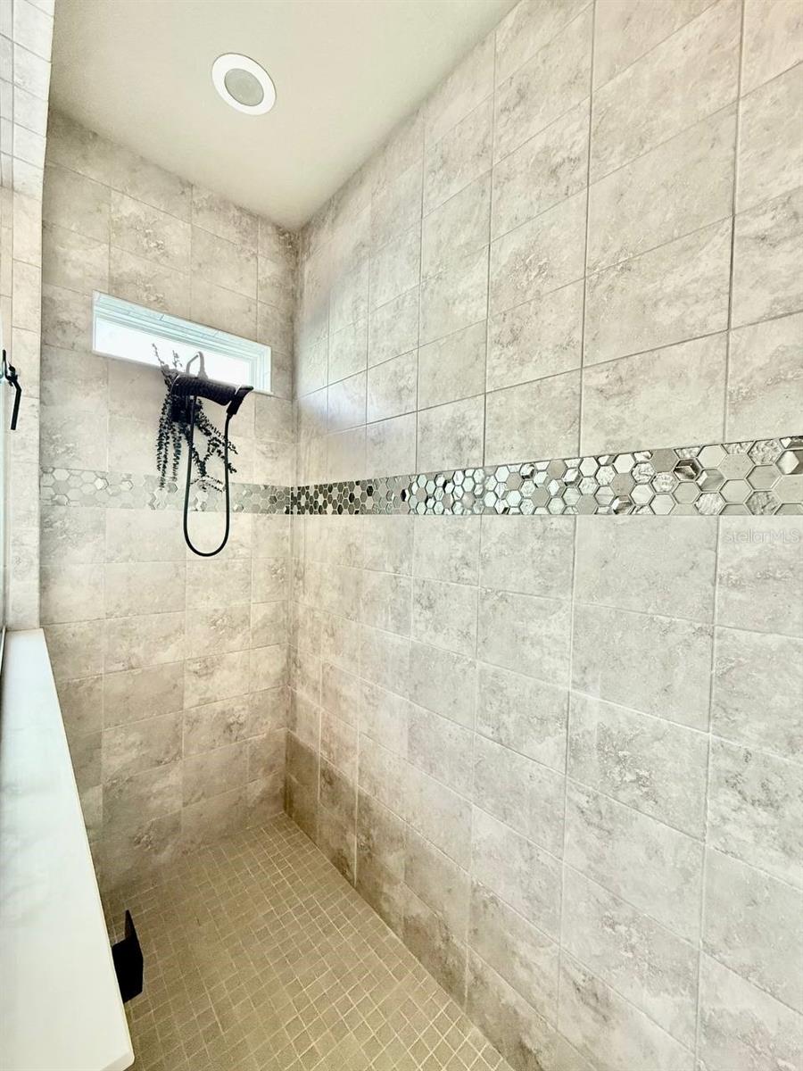 6414 SALT CREEK AVE, APOLLO BEACH, FL, 33572