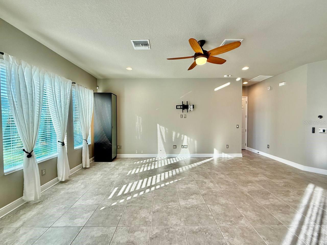 6414 SALT CREEK AVE, APOLLO BEACH, FL, 33572