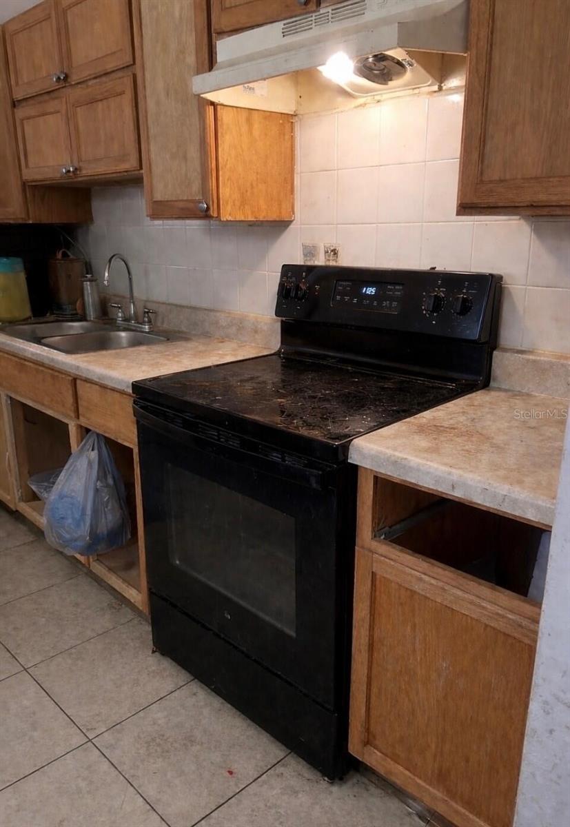 280 E 1ST ST, APOPKA, FL, 32703