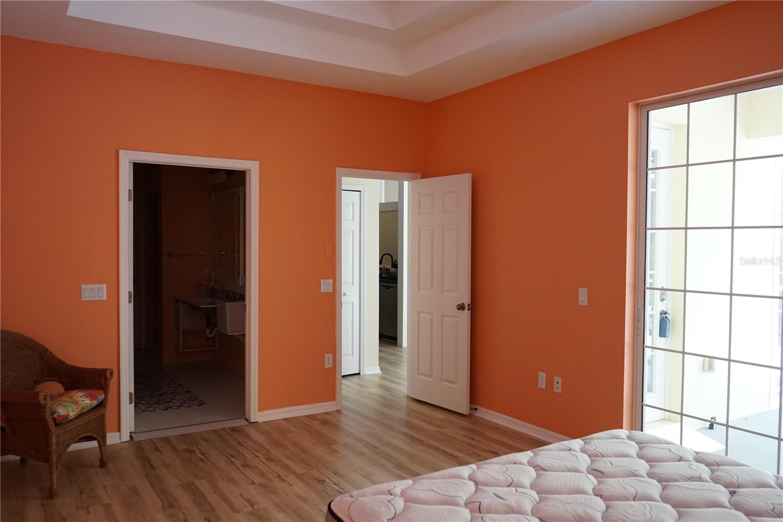 201 SUNSET CREST CT, APOLLO BEACH, FL, 33572