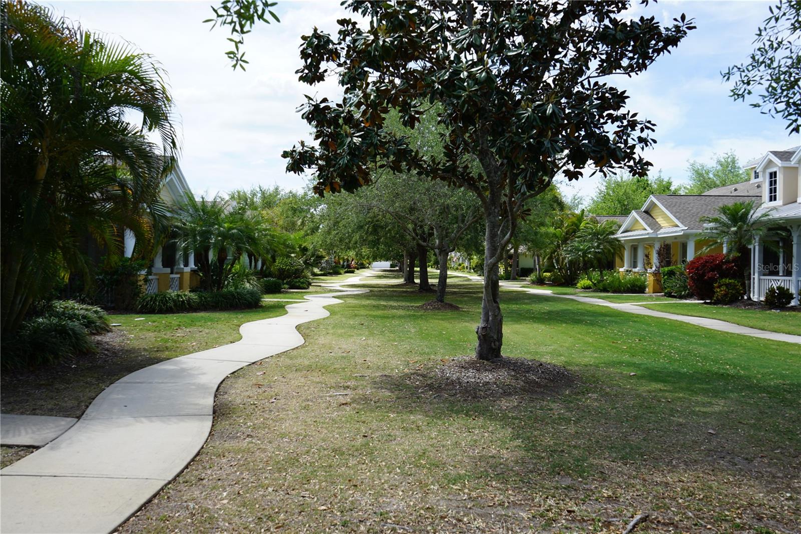 201 SUNSET CREST CT, APOLLO BEACH, FL, 33572