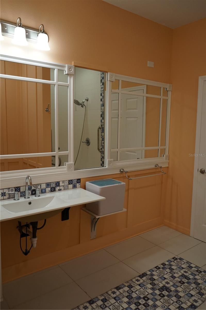 201 SUNSET CREST CT, APOLLO BEACH, FL, 33572