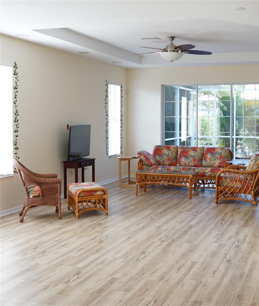 201 SUNSET CREST CT, APOLLO BEACH, FL, 33572