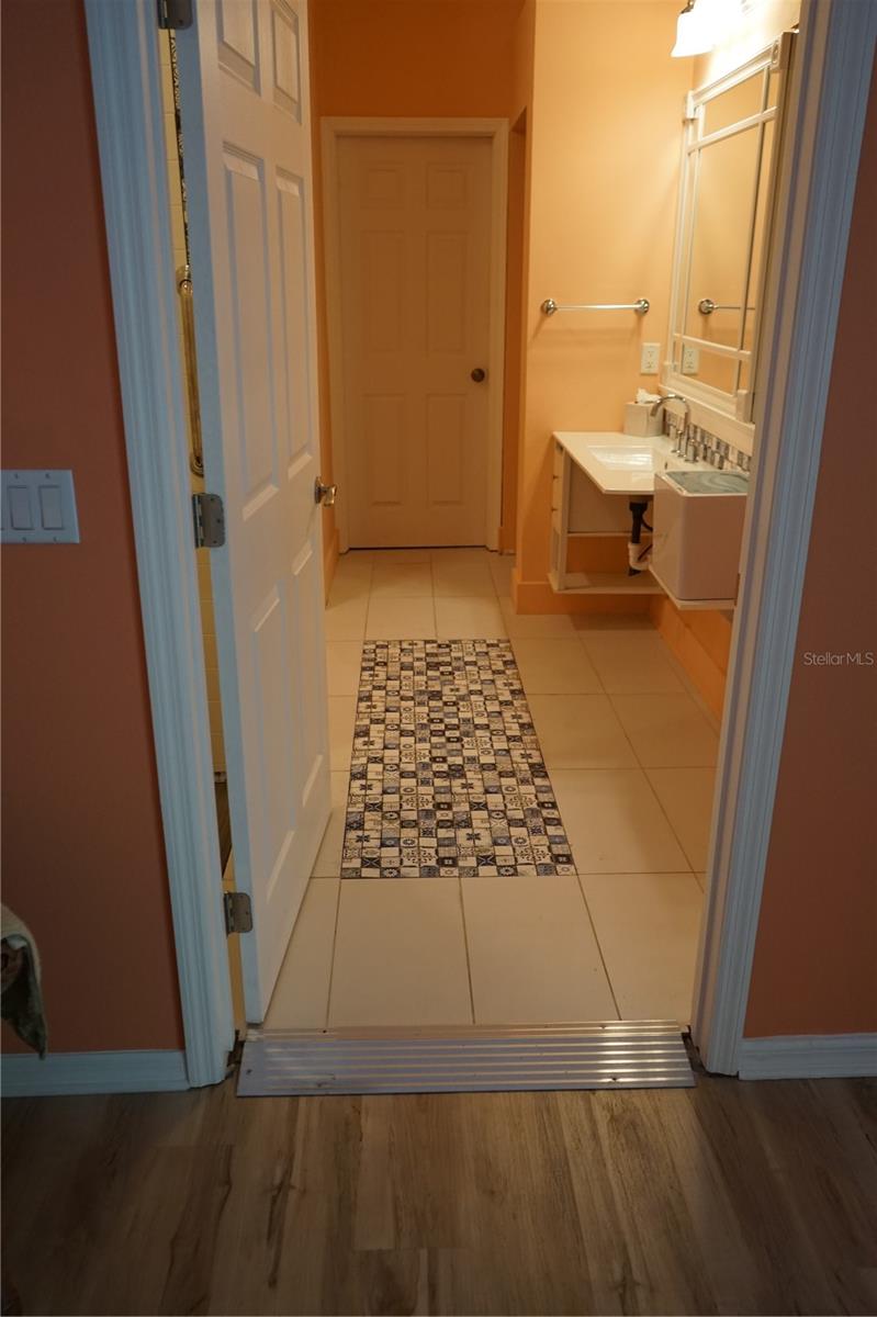 201 SUNSET CREST CT, APOLLO BEACH, FL, 33572