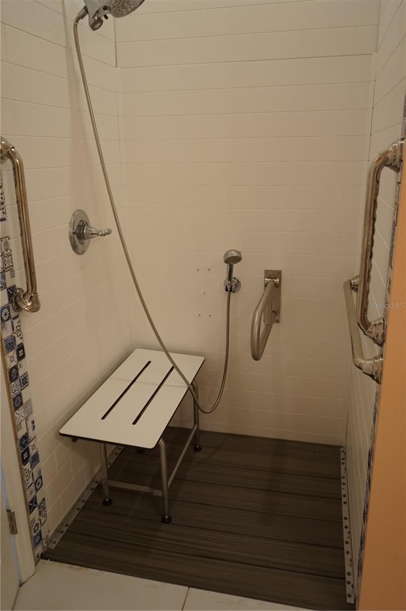 201 SUNSET CREST CT, APOLLO BEACH, FL, 33572