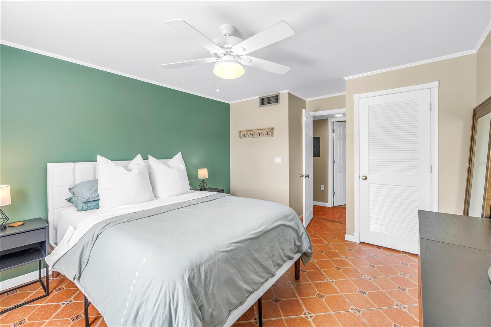 3269 BENEVA RD #102, SARASOTA, FL, 34232