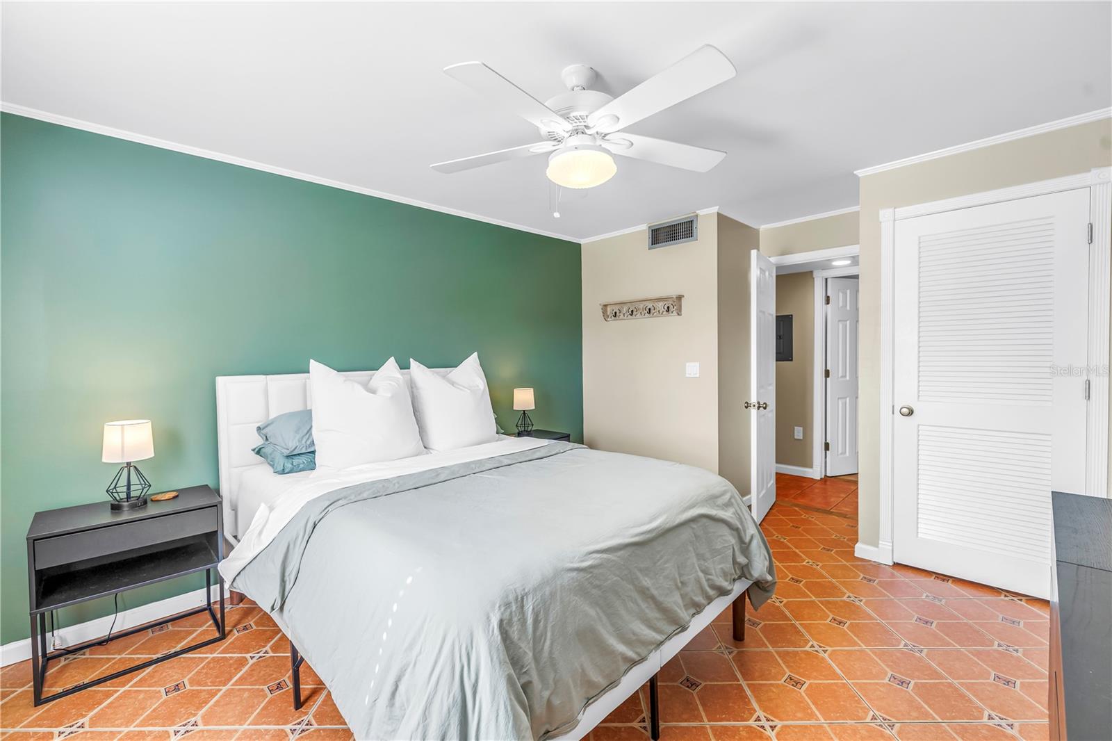 3269 BENEVA RD #102, SARASOTA, FL, 34232