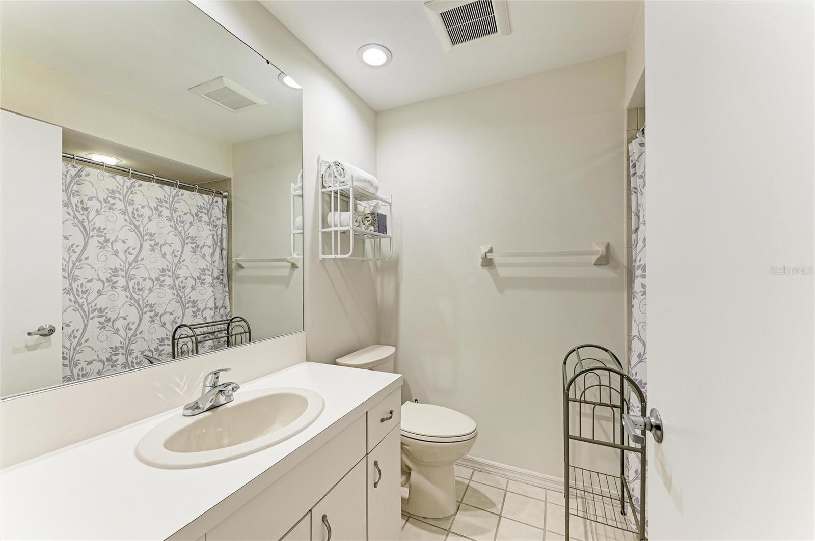 3946 WILSHIRE CIR E #168, SARASOTA, FL, 34238