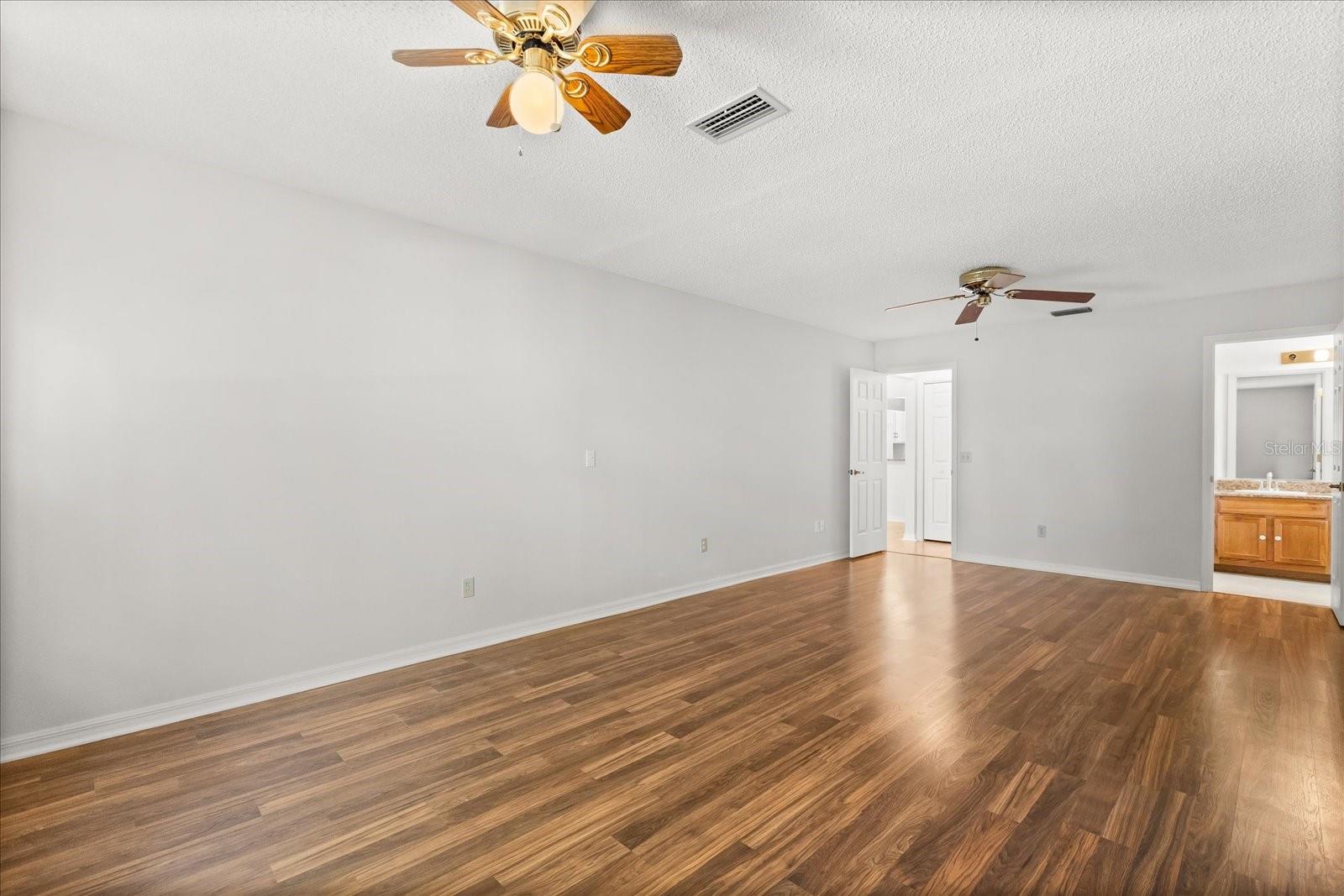 501 HERRERA CT, THE VILLAGES, FL, 32159