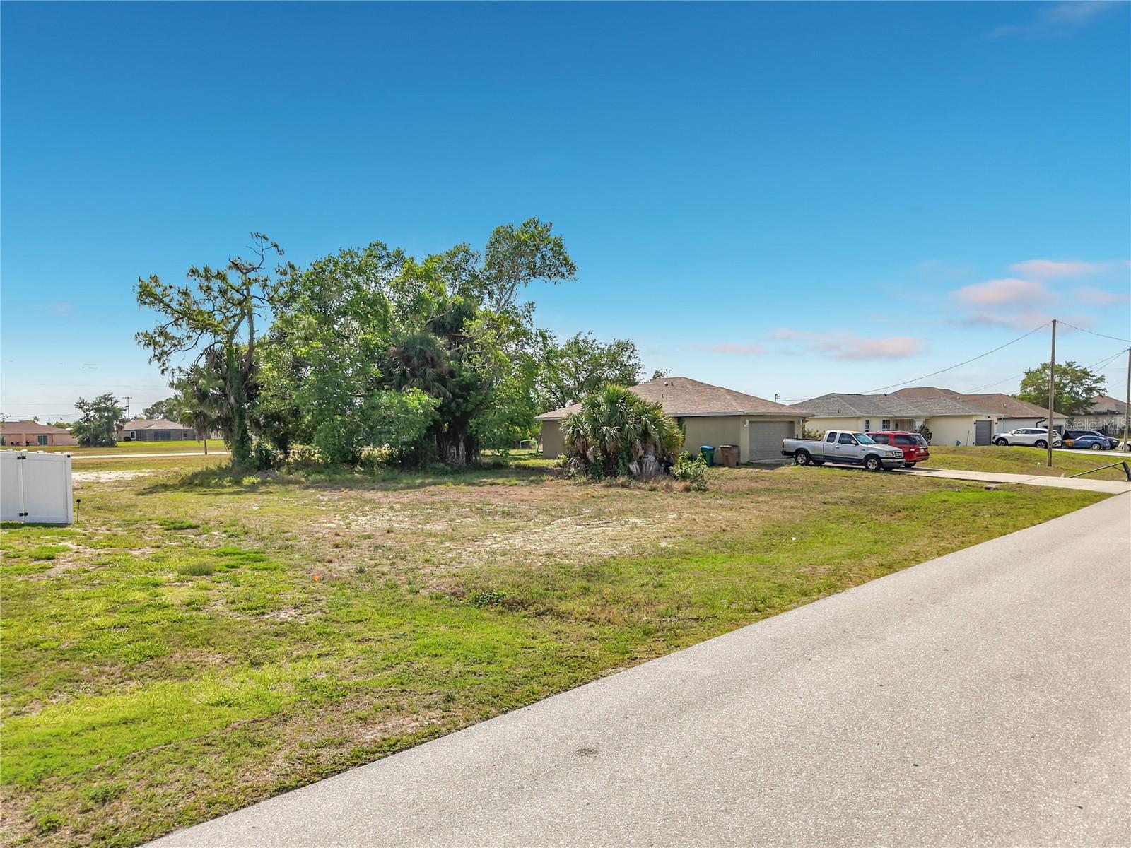1305 SW 8TH PL, CAPE CORAL, FL, 33991