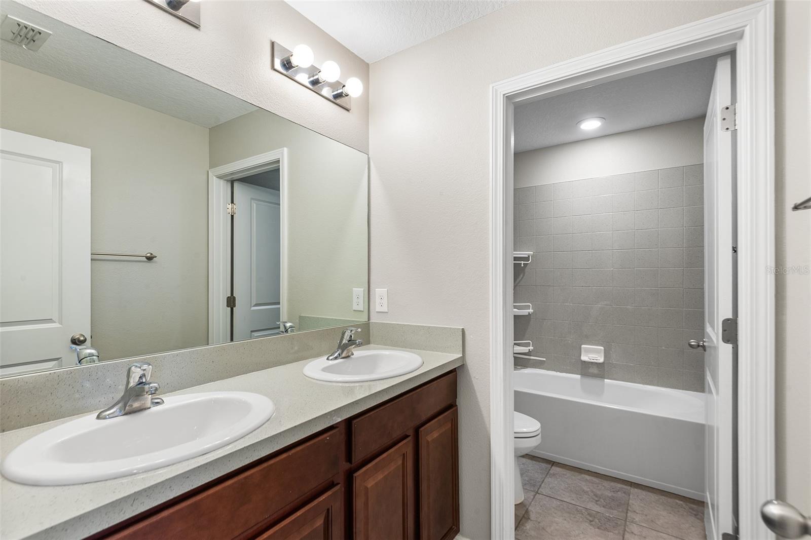 11201 HUDSON HILLS LN, RIVERVIEW, FL, 33579