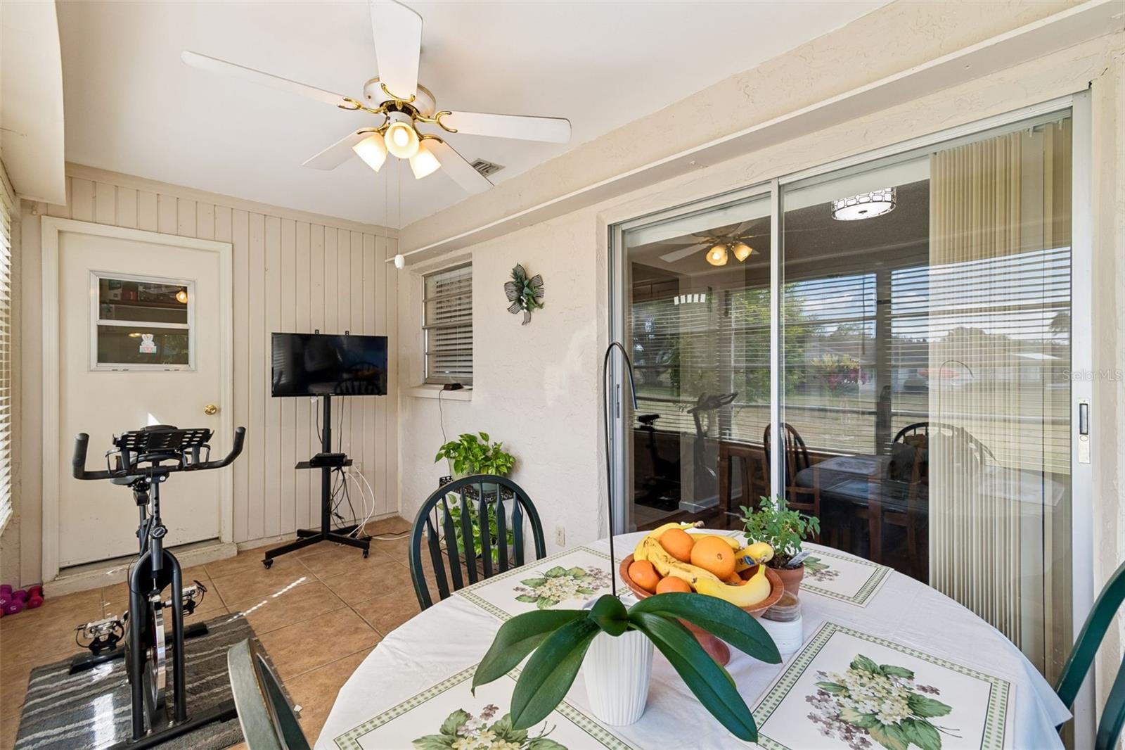 1904 CANTERBURY LN #5, SUN CITY CENTER, FL, 33573