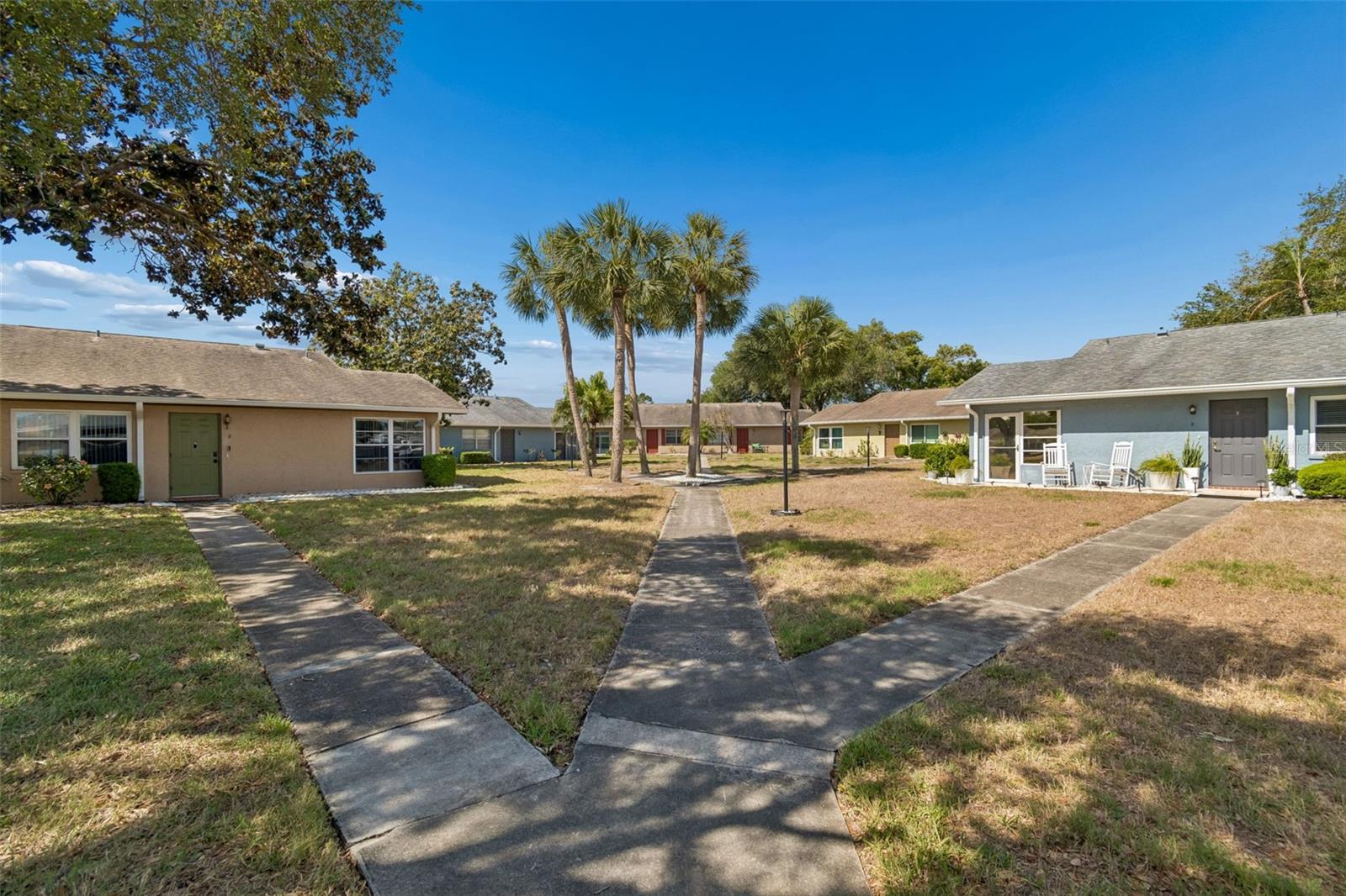 1904 CANTERBURY LN #5, SUN CITY CENTER, FL, 33573