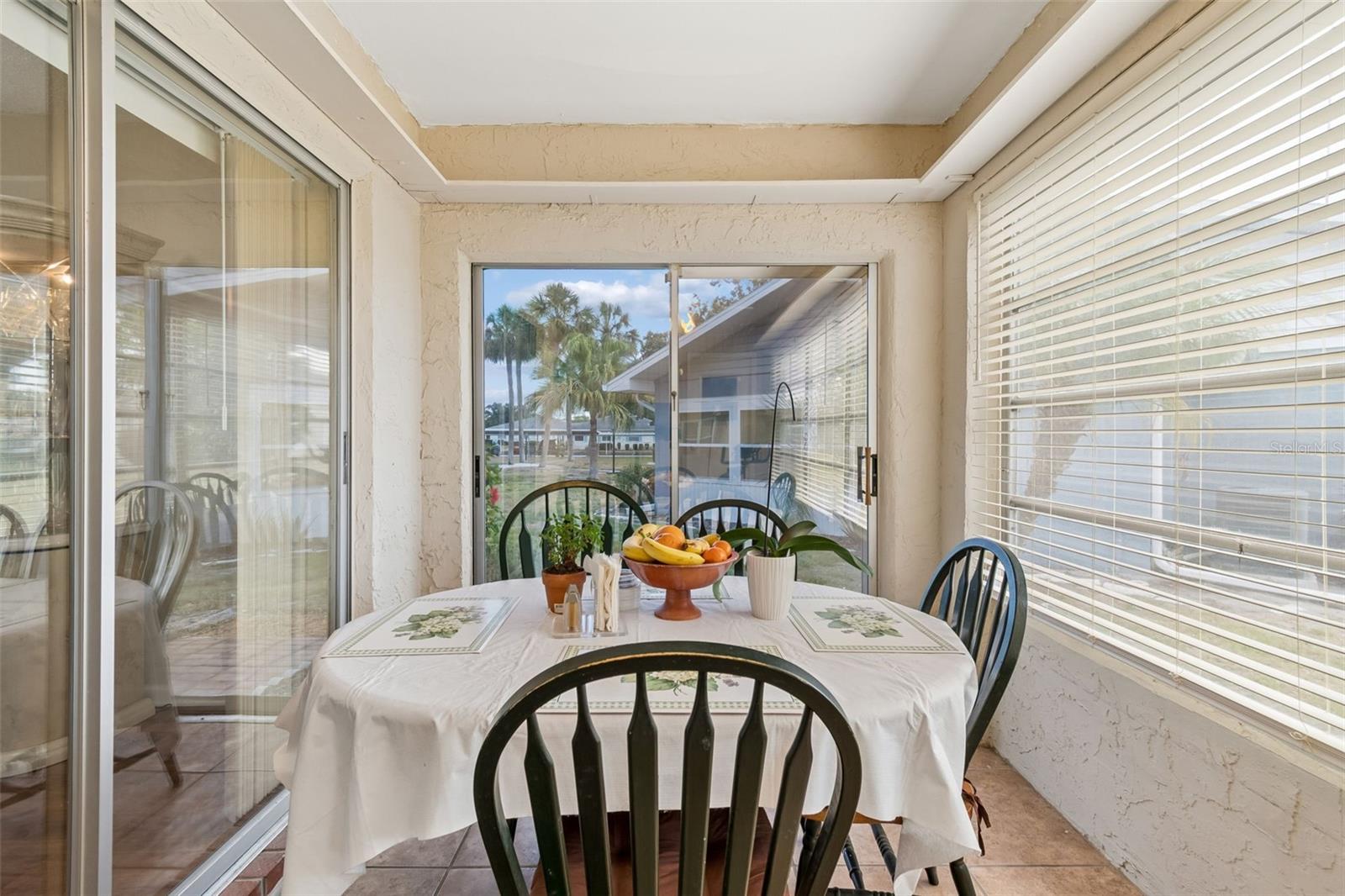 1904 CANTERBURY LN #5, SUN CITY CENTER, FL, 33573