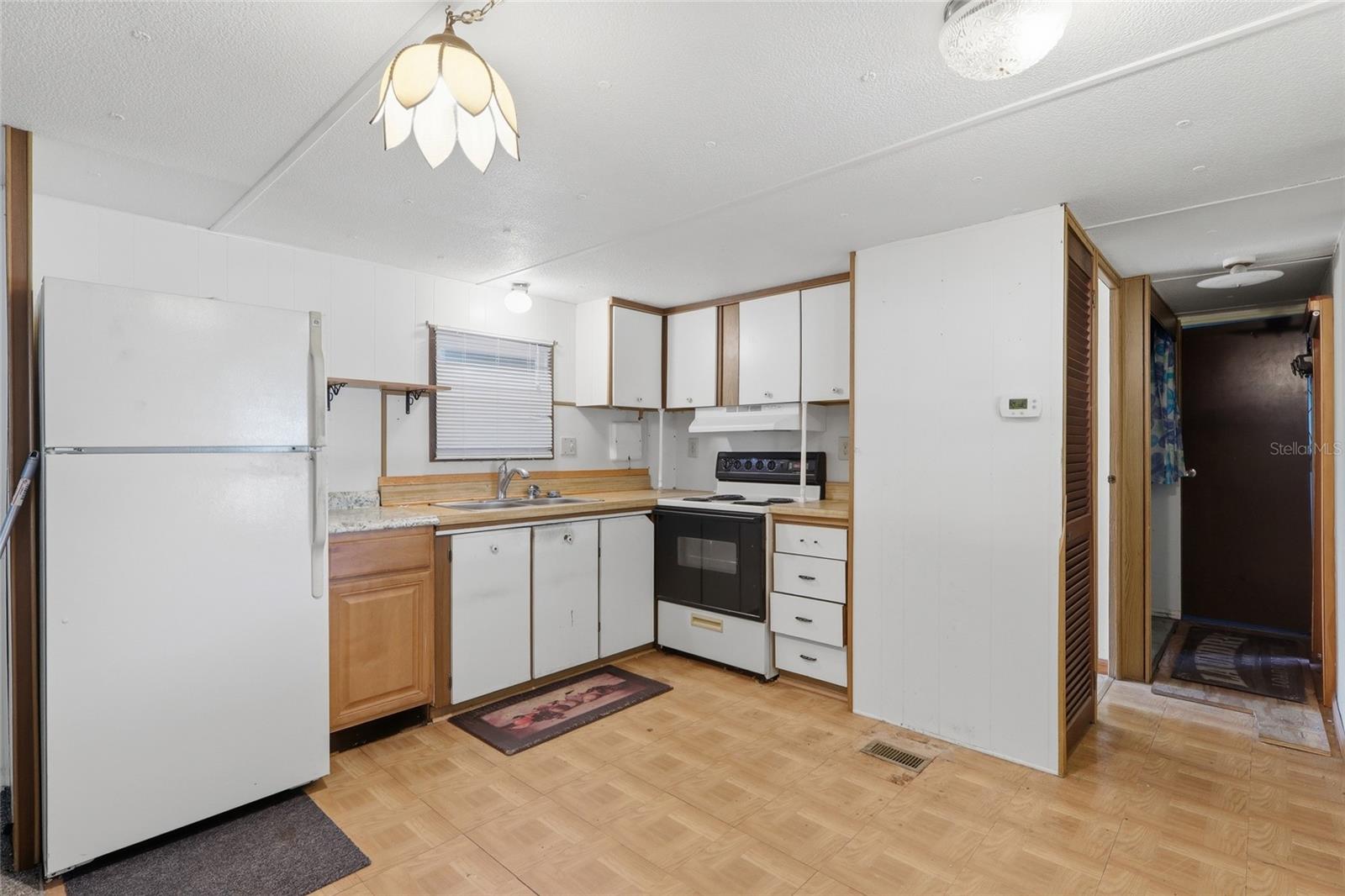 37622 MARCH LN, ZEPHYRHILLS, FL, 33541