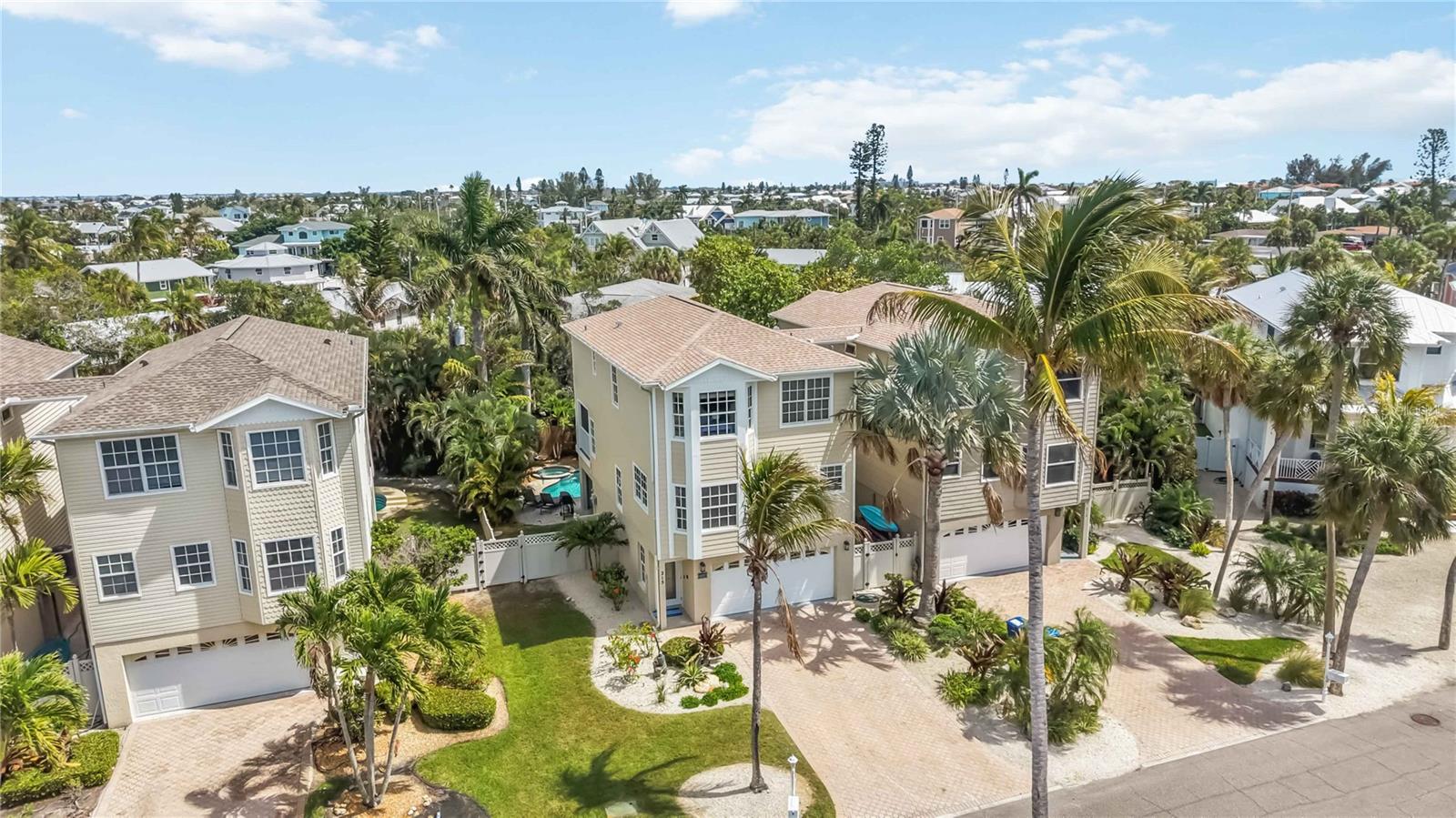 215 81ST ST, HOLMES BEACH, FL, 34217