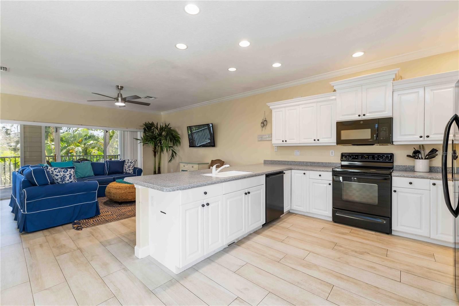 215 81ST ST, HOLMES BEACH, FL, 34217