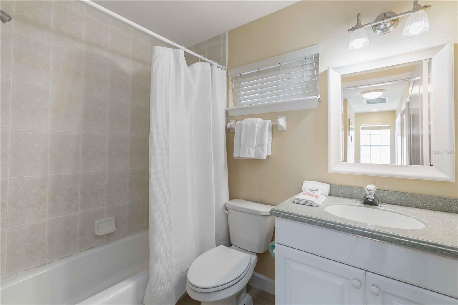 215 81ST ST, HOLMES BEACH, FL, 34217