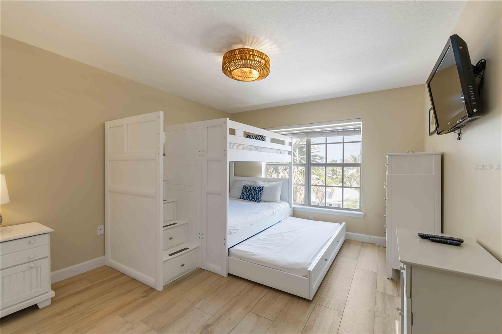 215 81ST ST, HOLMES BEACH, FL, 34217