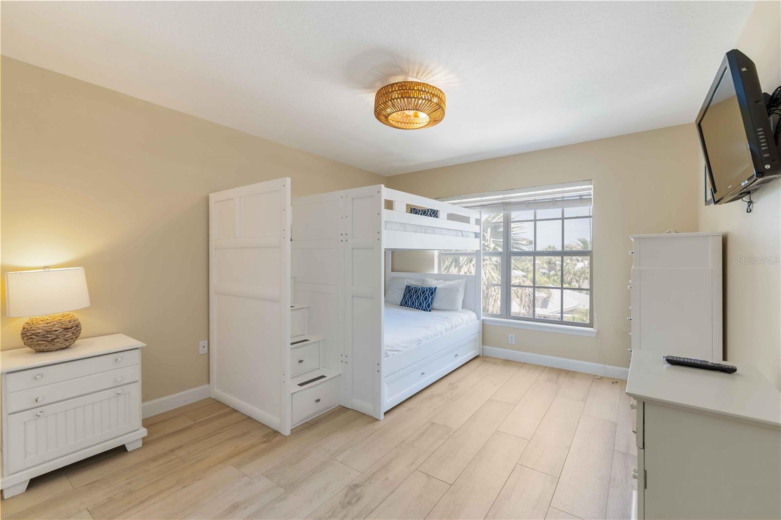 215 81ST ST, HOLMES BEACH, FL, 34217