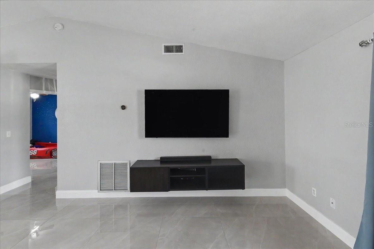 3223 TAMARIND DR, EDGEWATER, FL, 32141