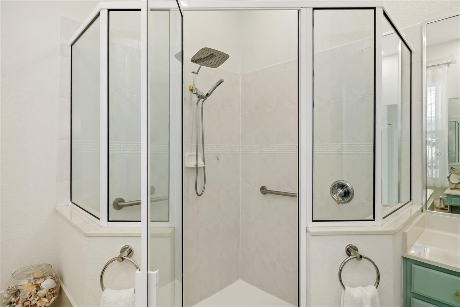 6413 GRAND POINT AVE, BRADENTON, FL, 34201