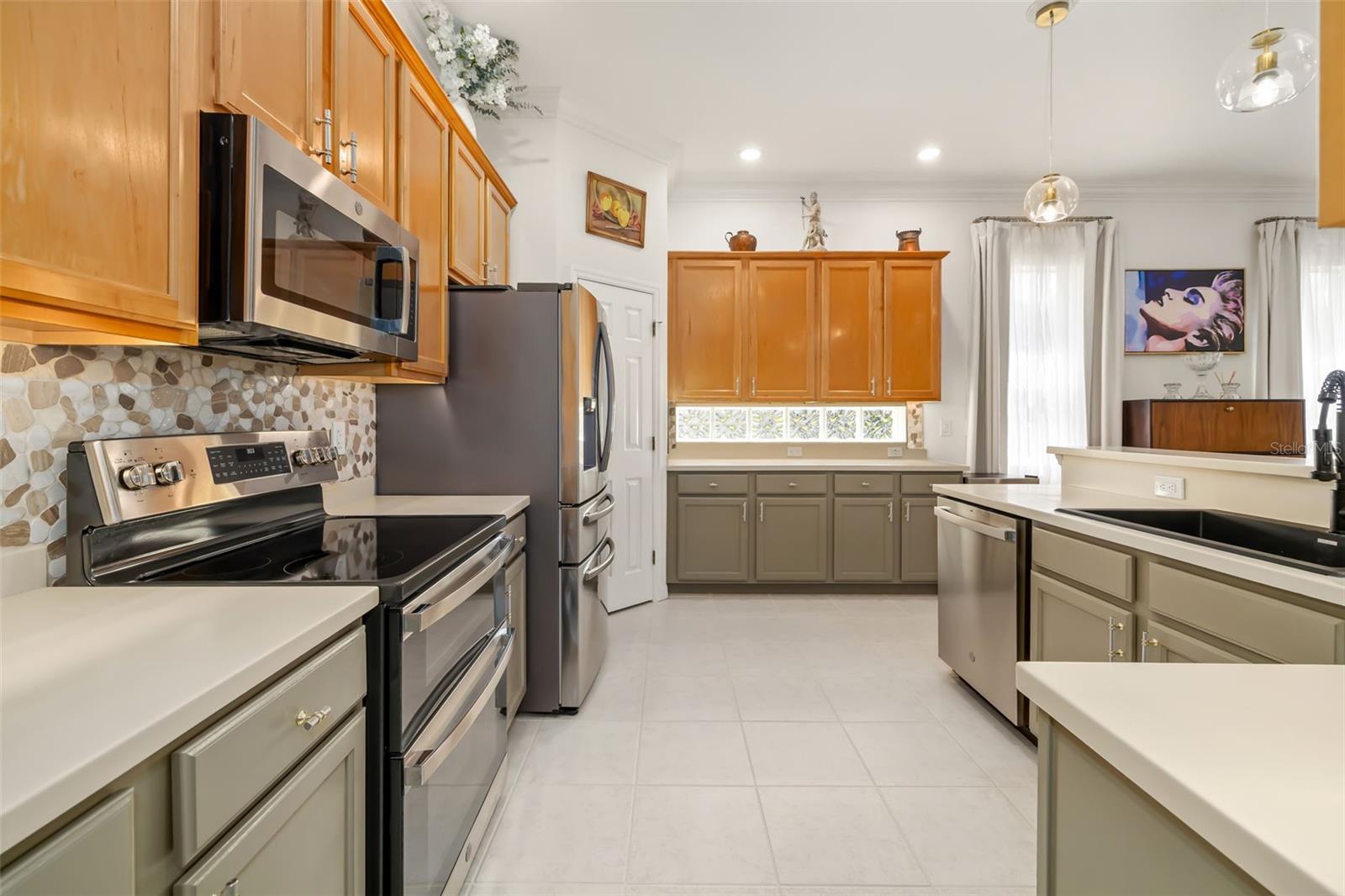 6413 GRAND POINT AVE, BRADENTON, FL, 34201