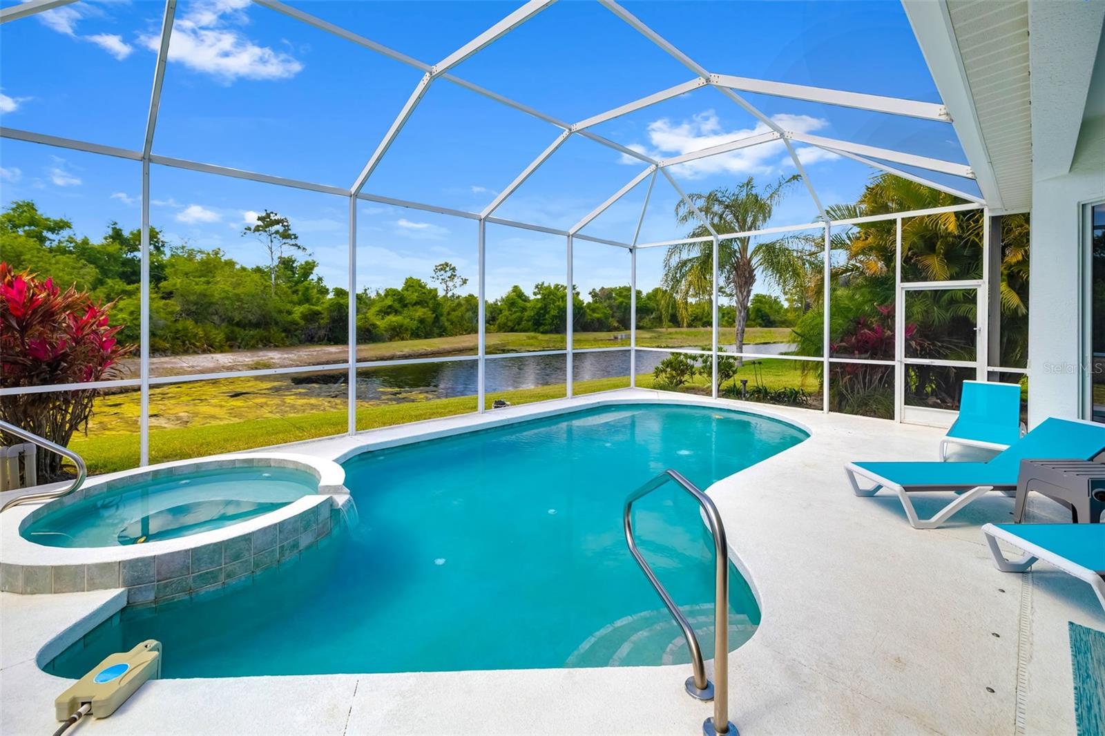 6413 GRAND POINT AVE, BRADENTON, FL, 34201