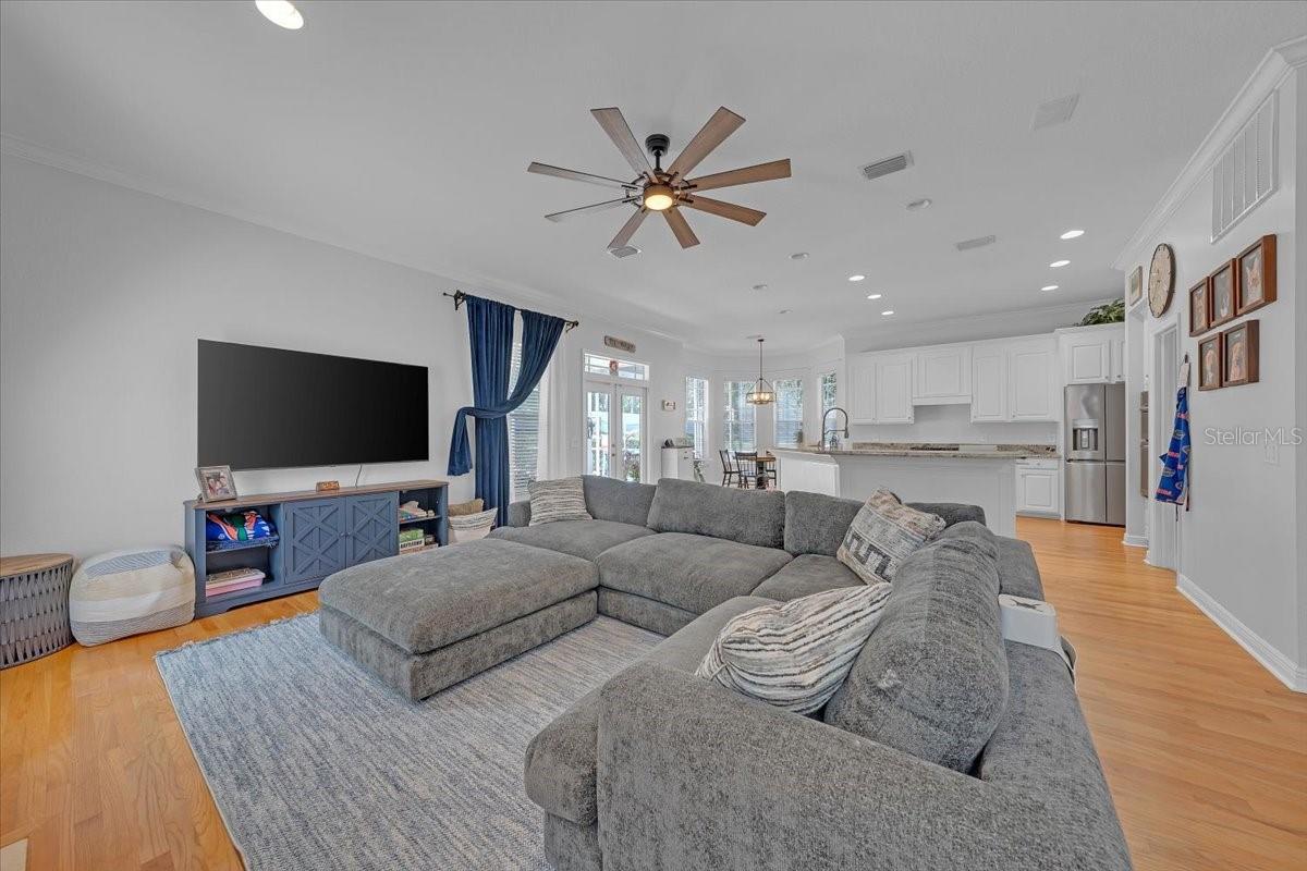 5913 FLATWOODS MANOR CIR, LITHIA, FL, 33547