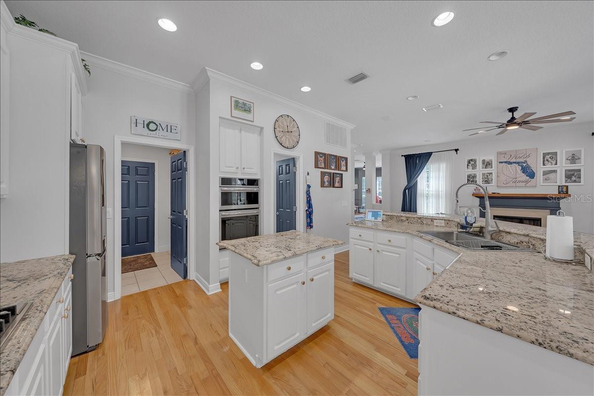 5913 FLATWOODS MANOR CIR, LITHIA, FL, 33547