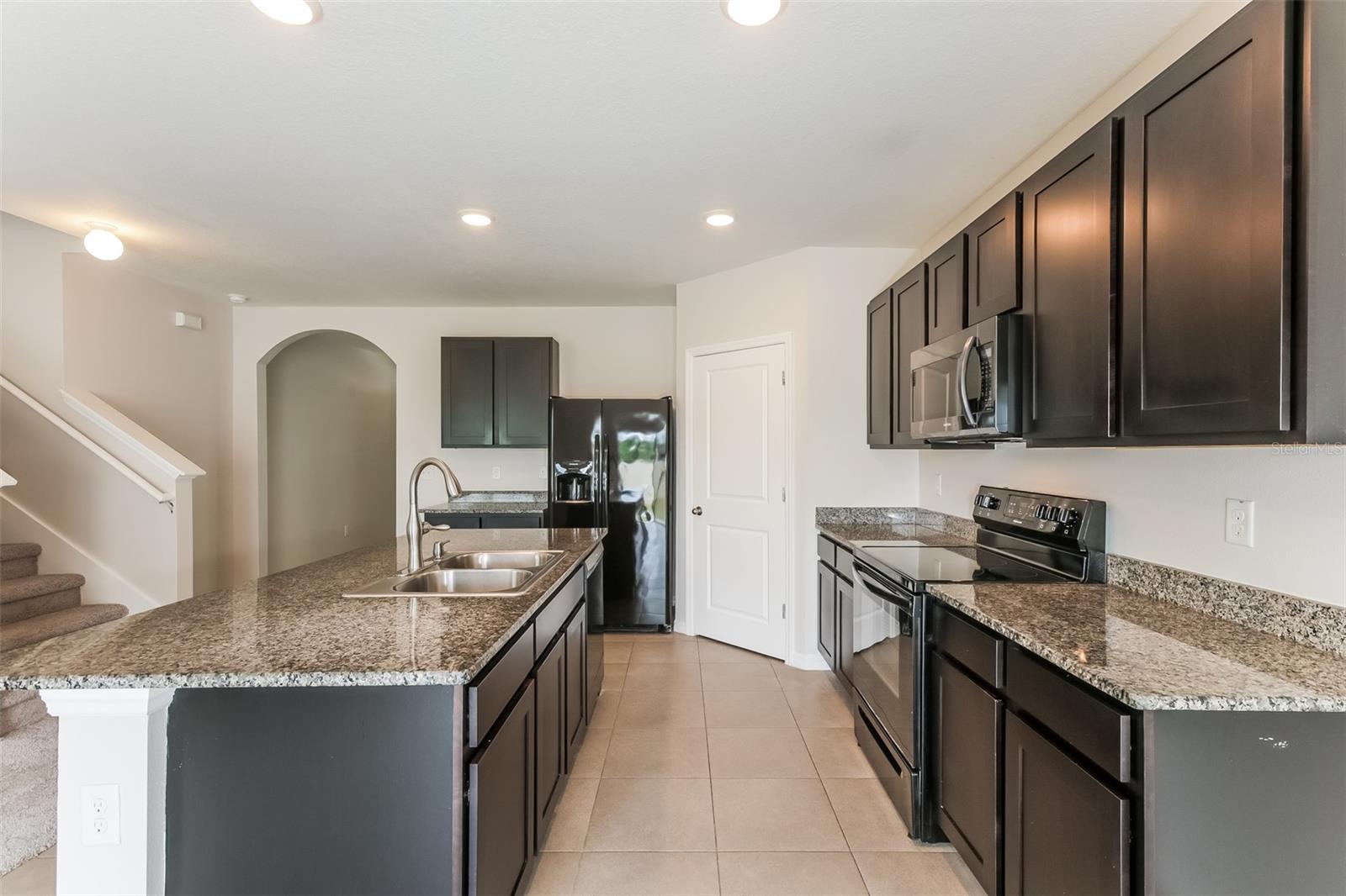 9529 SUNSTONE BLVD, THONOTOSASSA, FL, 33592