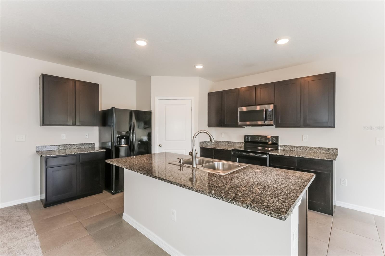 9529 SUNSTONE BLVD, THONOTOSASSA, FL, 33592