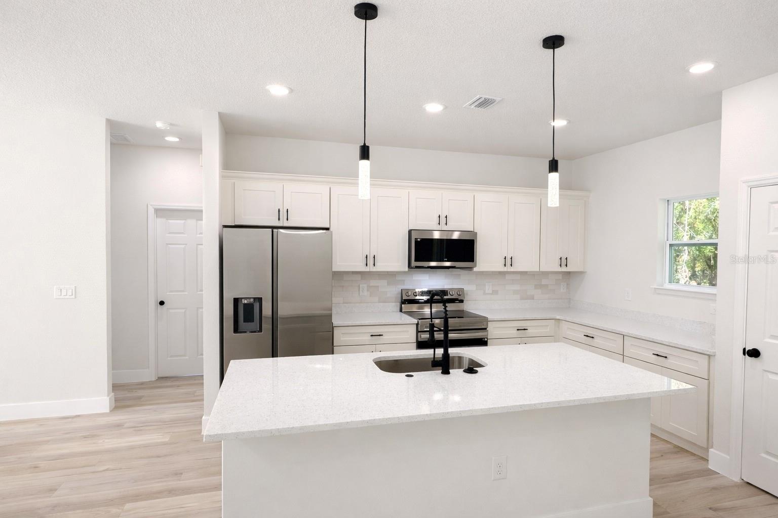 8665 N ZURICH WAY, DUNNELLON, FL, 34434