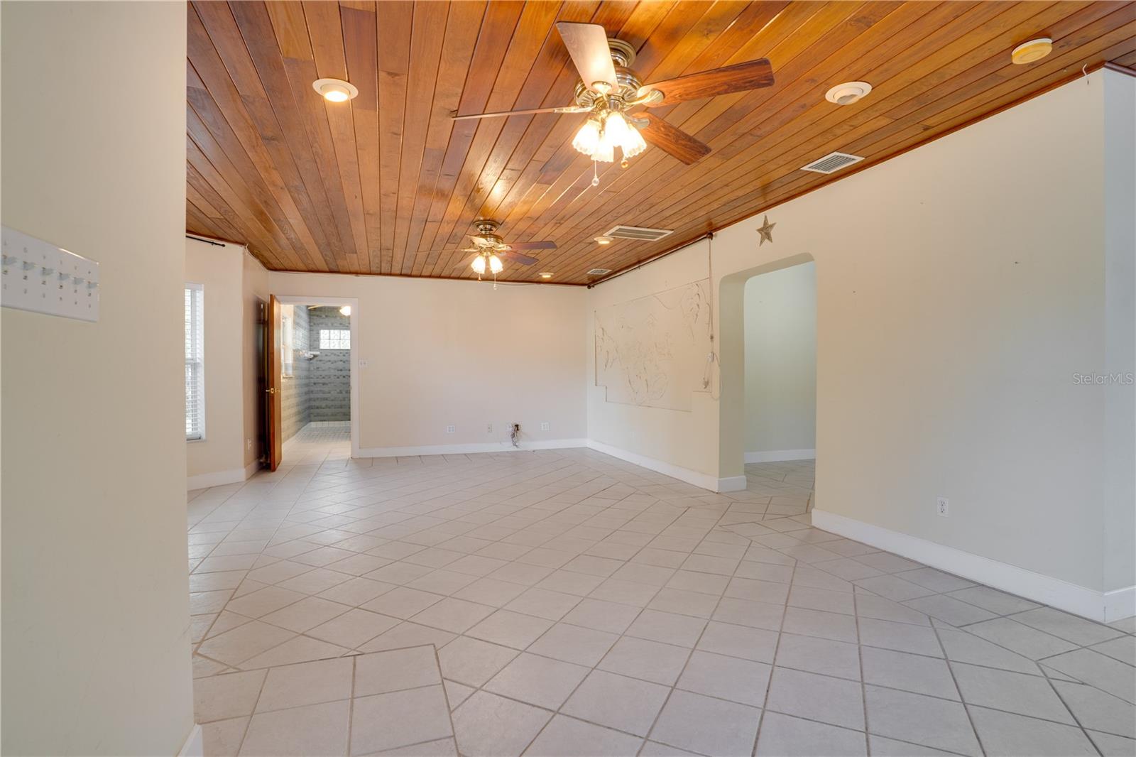 1533 SUFFOLK ST N, ST PETERSBURG, FL, 33710