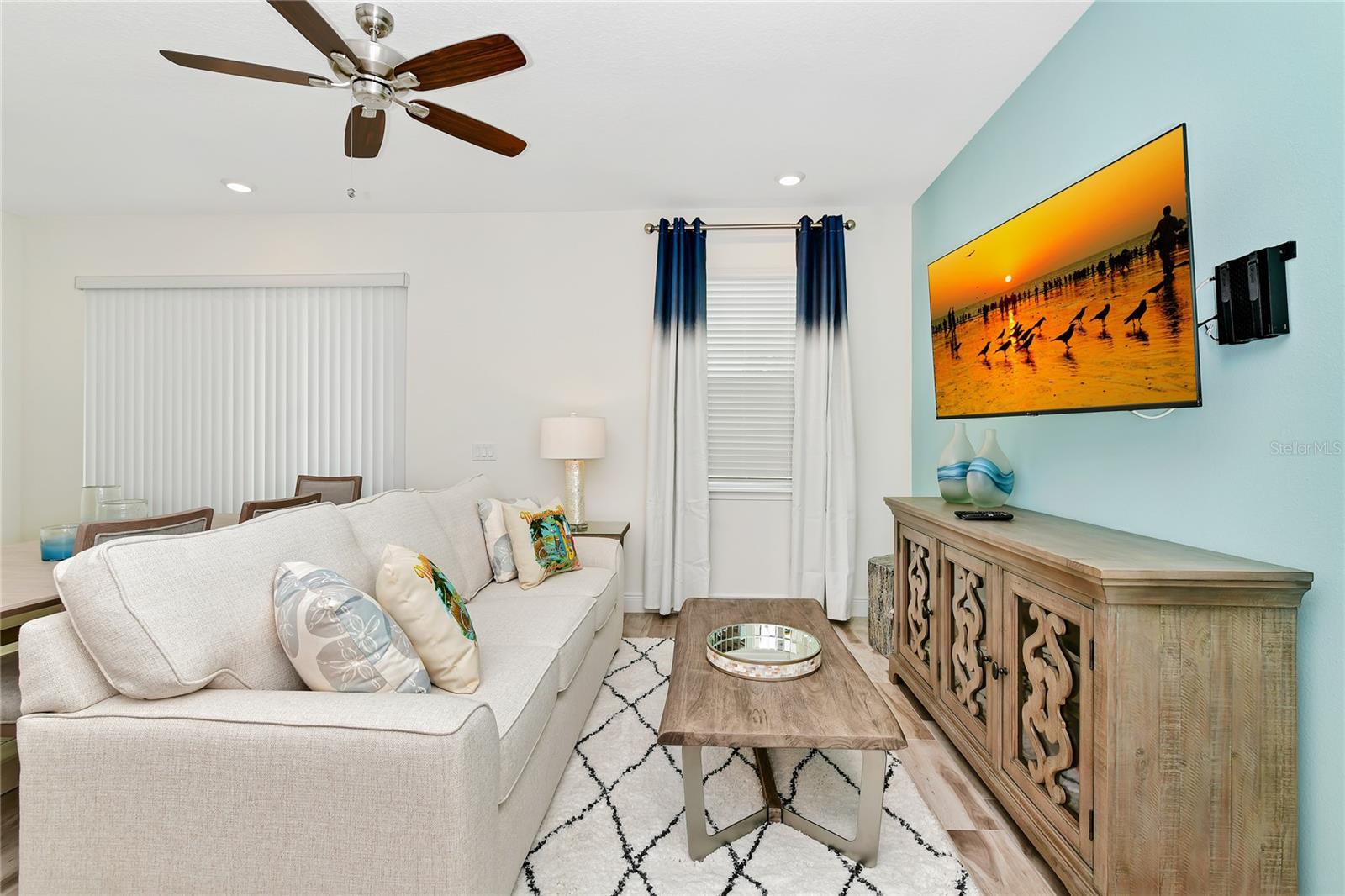 2956 ON THE ROCKS, KISSIMMEE, FL, 34747