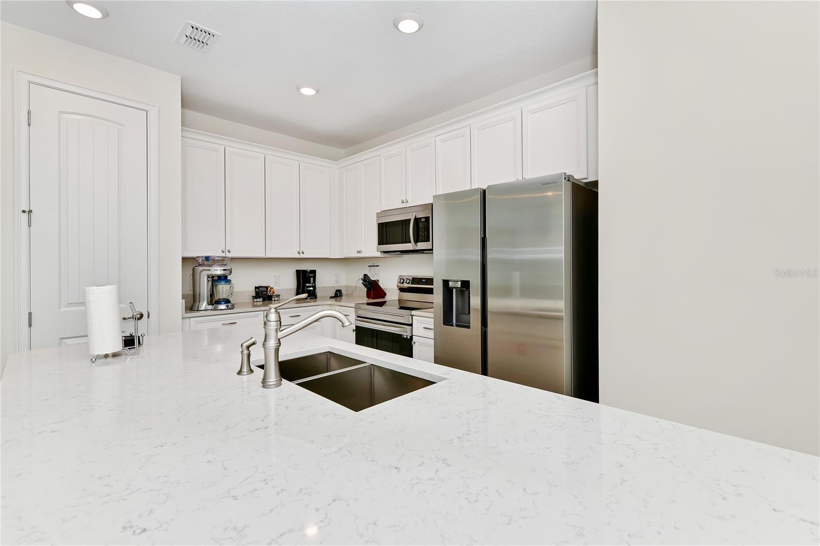 2956 ON THE ROCKS, KISSIMMEE, FL, 34747