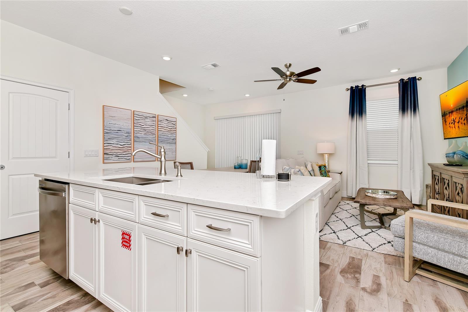 2956 ON THE ROCKS, KISSIMMEE, FL, 34747