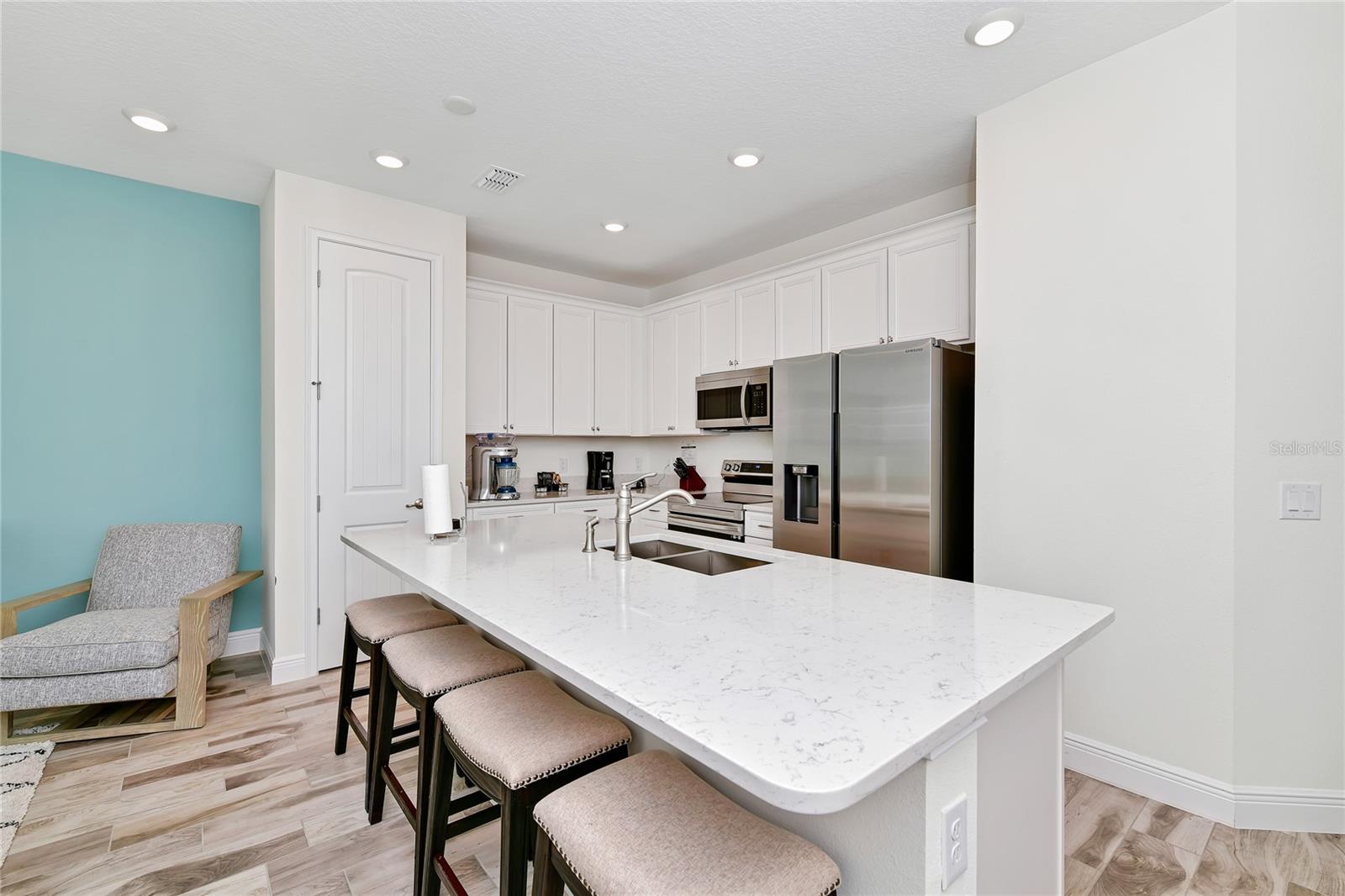 2956 ON THE ROCKS, KISSIMMEE, FL, 34747