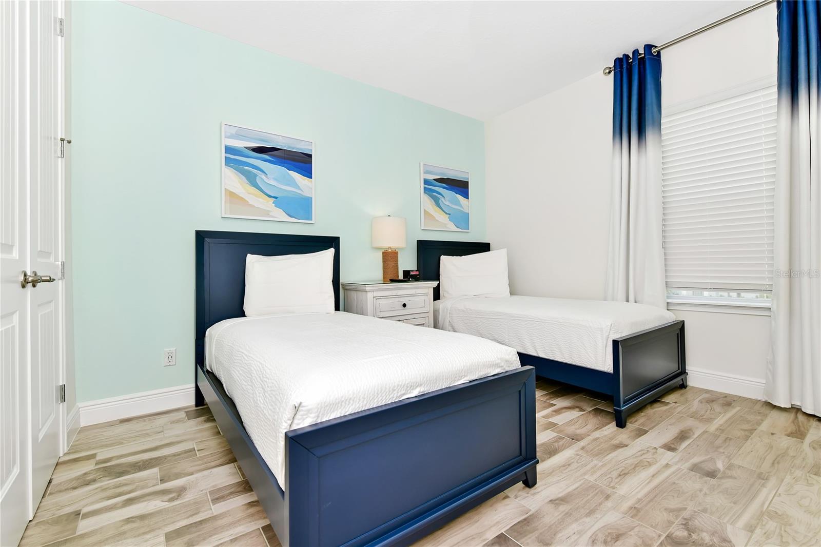 2956 ON THE ROCKS, KISSIMMEE, FL, 34747