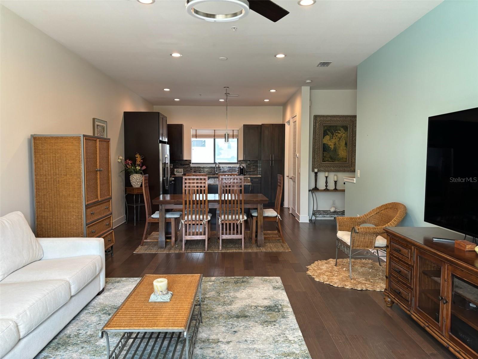 130 8TH ST N, ST PETERSBURG, FL, 33701